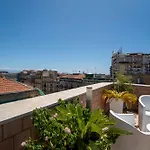 Daire Casa Raffaela With Terrace By Wonderful Italy Napoli