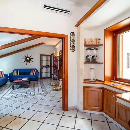 Casa Raffaela With Terrace By Wonderful Italy Appartamento
