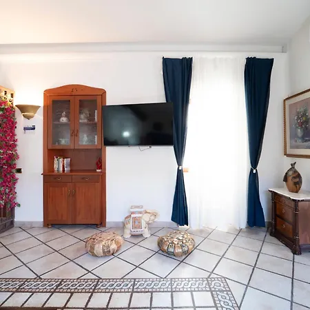 Casa Raffaela With Terrace By Wonderful Italy Appartamento *