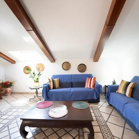 Appartamento Casa Raffaela With Terrace By Wonderful Italy