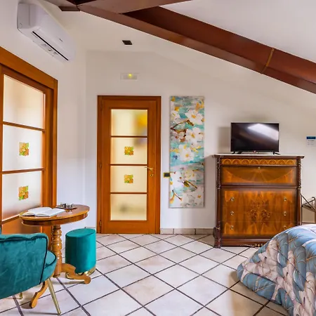 Appartamento Casa Raffaela With Terrace By Wonderful Italy