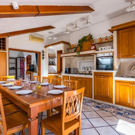 Casa Raffaela With Terrace By Wonderful Italy