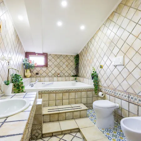 Casa Raffaela With Terrace By Wonderful Italy * Napoli